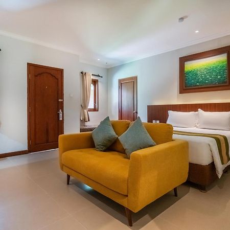 Adi Dharma Hotel Legian Bagian luar foto