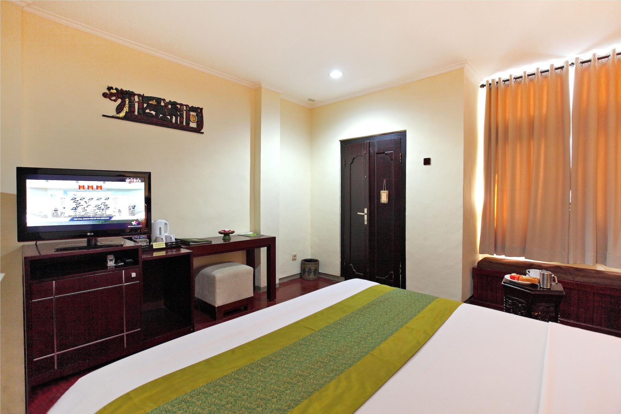 Adi Dharma Hotel Legian Bagian luar foto