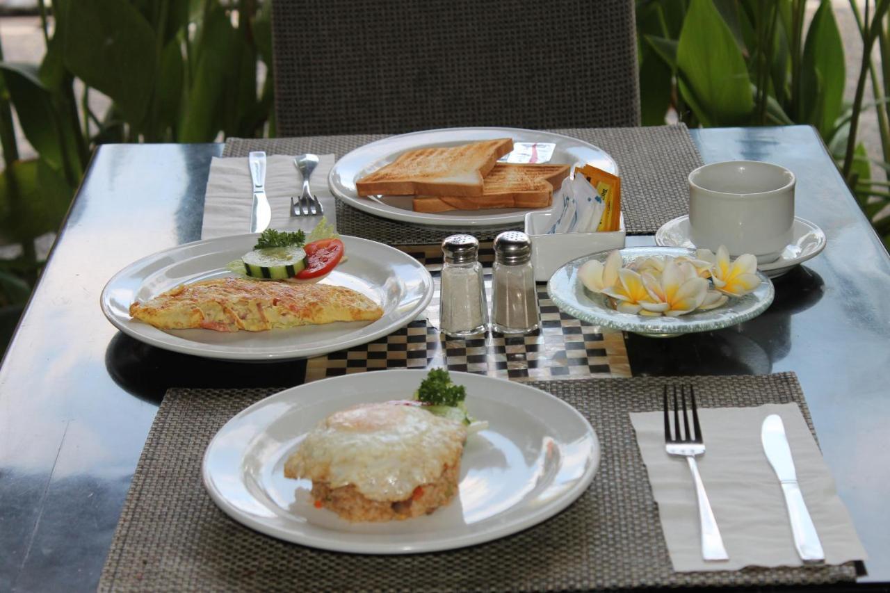 Adi Dharma Hotel Legian Bagian luar foto
