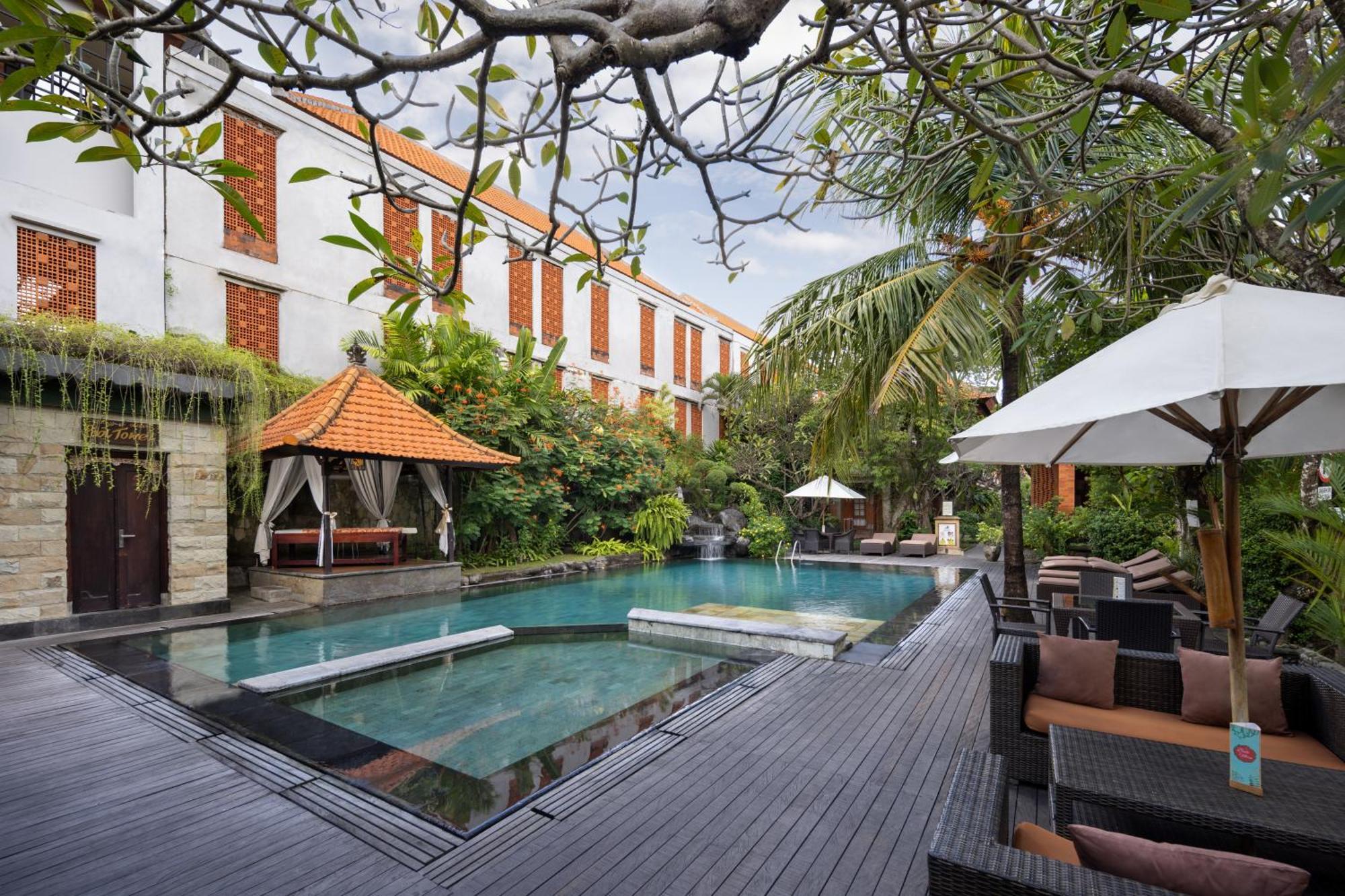 Adi Dharma Hotel Legian Bagian luar foto