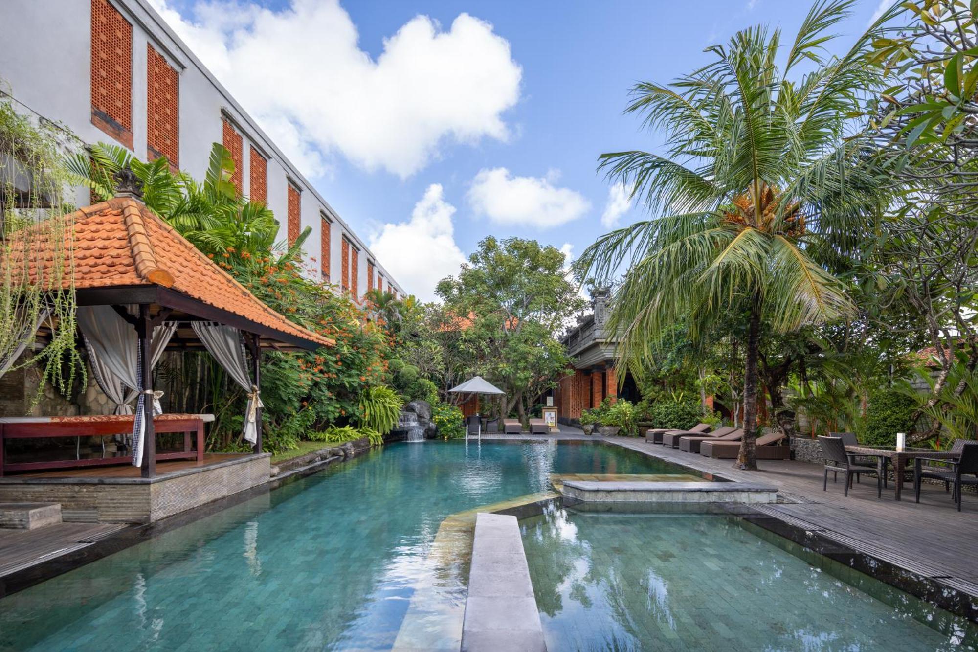 Adi Dharma Hotel Legian Bagian luar foto