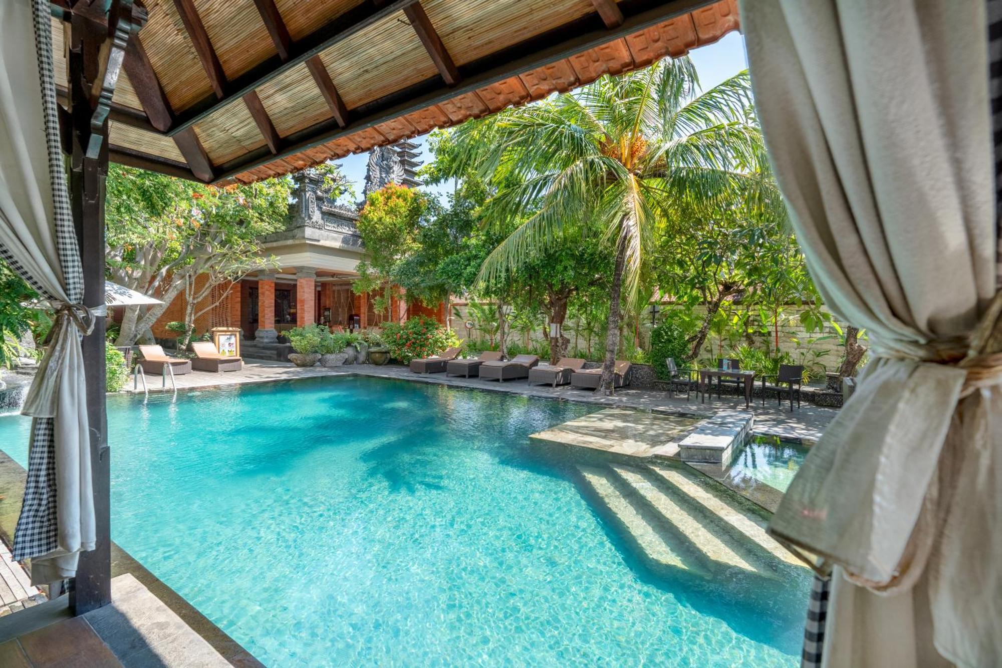 Adi Dharma Hotel Legian Bagian luar foto
