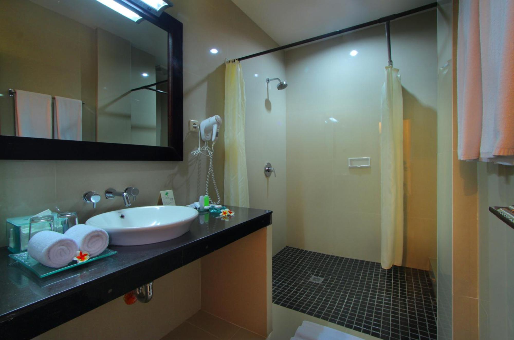 Adi Dharma Hotel Legian Bagian luar foto