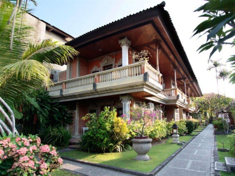 Adi Dharma Hotel Legian Bagian luar foto