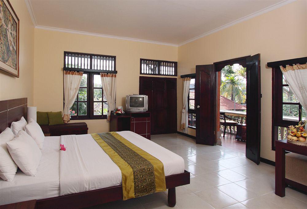 Adi Dharma Hotel Legian Bagian luar foto